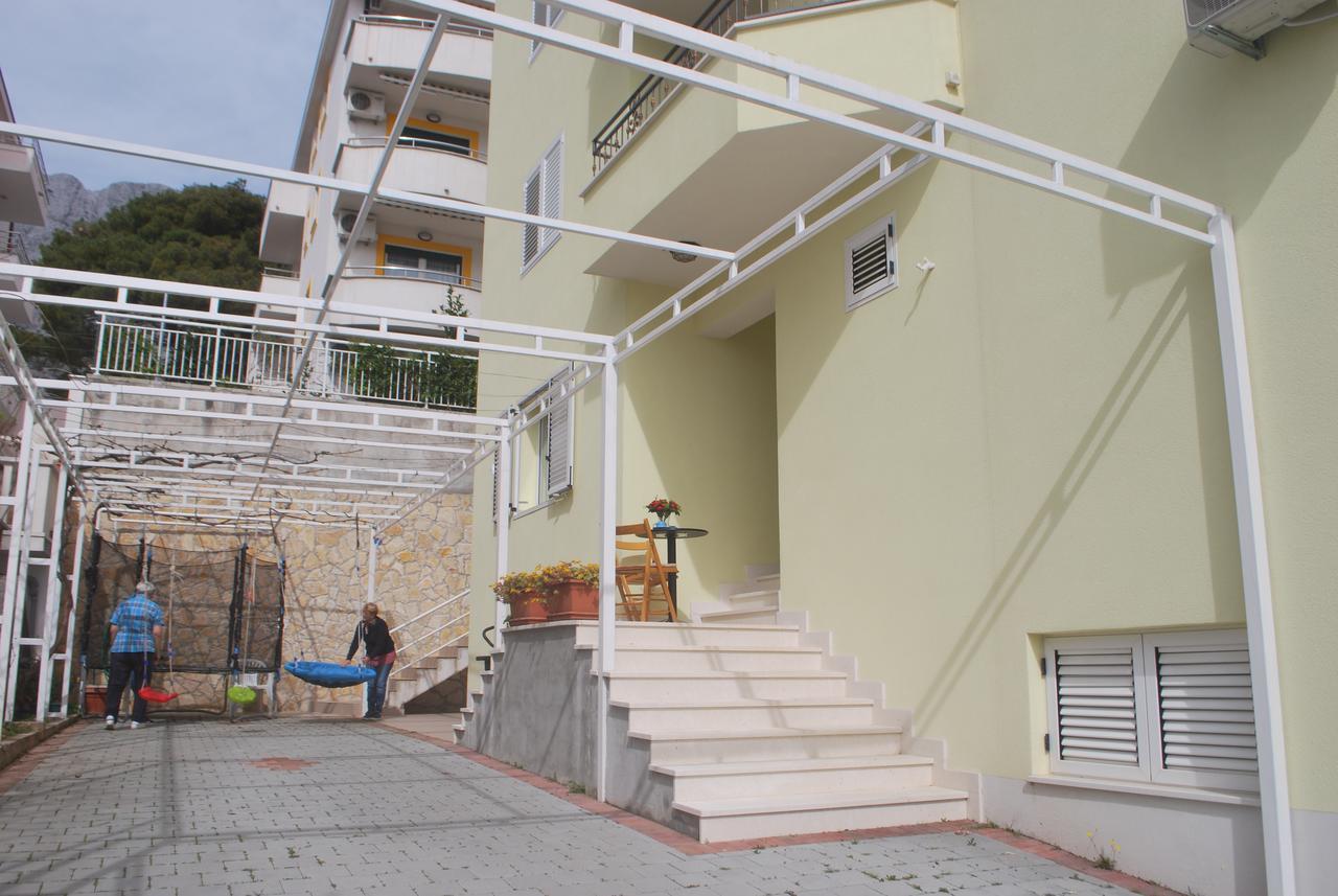 Apartments Adriatika Макарска Экстерьер фото